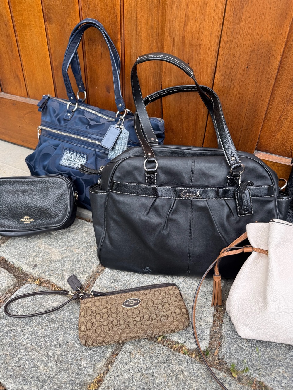 🫐✨ COACH Y2K Bundle of 8 - Leather Totes, Wristlets - NWT Andy Tote ✨🫐 - Picture 4 of 16